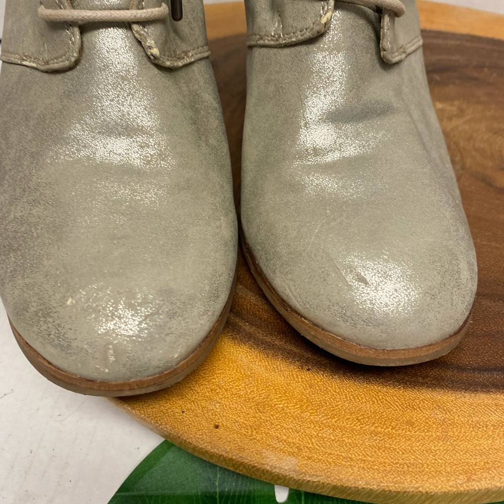 TOMS Brushed Gold Lace Up Heeled ankle Boots - Picture 5 of 8